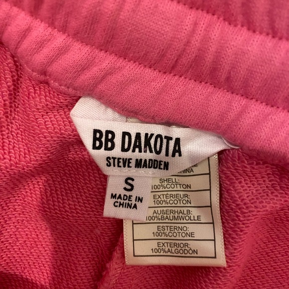 Revolve Sweatset - Picture 2 of 3